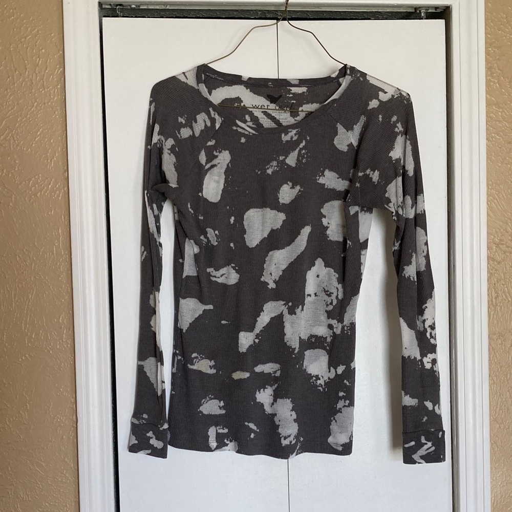 Wet Seal Charcoal and White thermal Long Sleeve Tee. Y2K